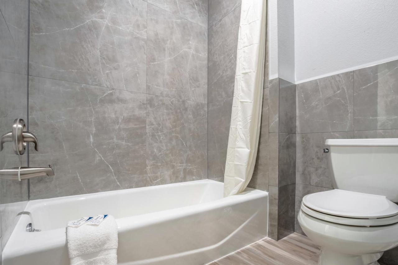 Scottish Inn Katy Zewnętrze zdjęcie